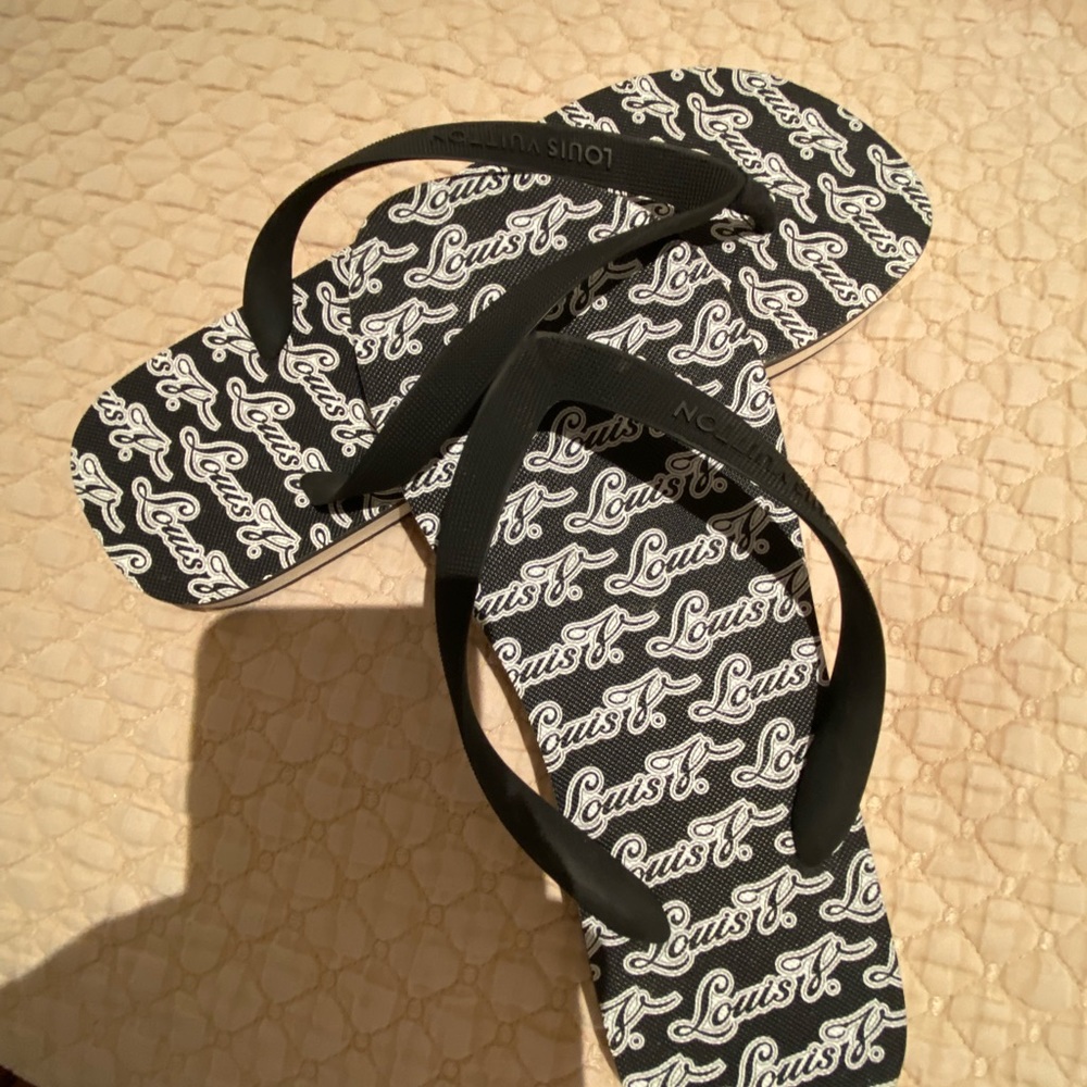 TIME FOR Summer Mens LV Sandal new never worn
